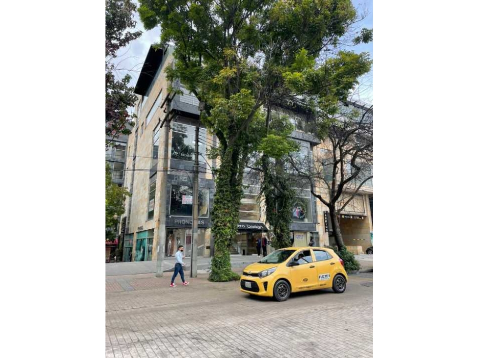 Arriendo Local opcion de venta en centro comercial El Retiro Bogotá