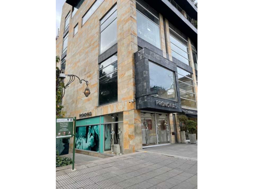 Arriendo Local opcion de venta en centro comercial El Retiro Bogotá — foto 2