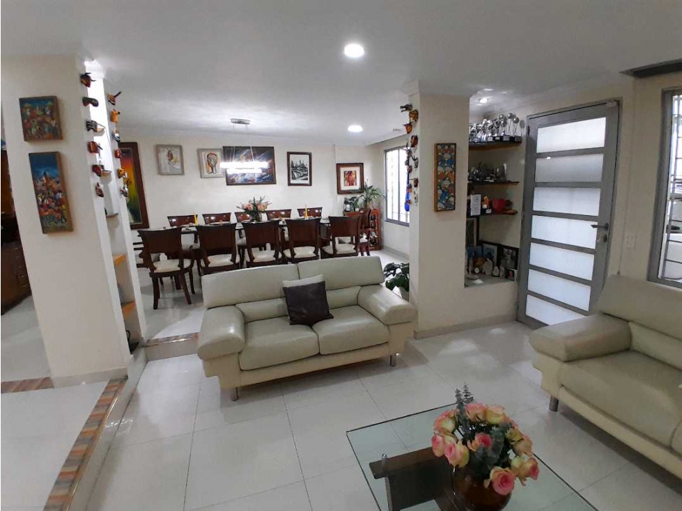 Arriendo/Vendo Casa 375m2 Tierra Linda, 1 planta, remodelada, 4 garaje — foto 2