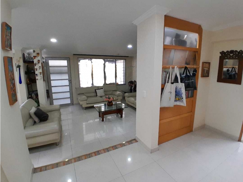 Arriendo/Vendo Casa 375m2 Tierra Linda, 1 planta, remodelada, 4 garaje — foto 3