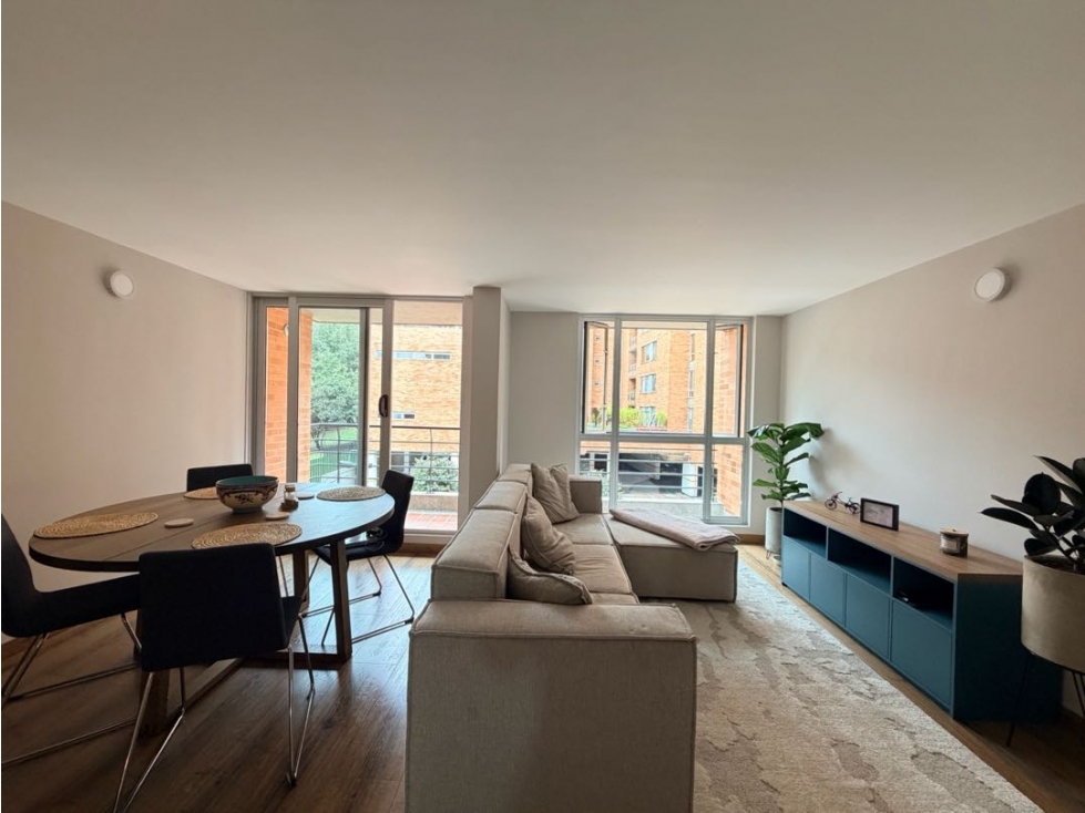 ARRIENFO APARTAMENTO REMODELADO EN CONJUNTO CERRADO EN BELMIRA — foto 2