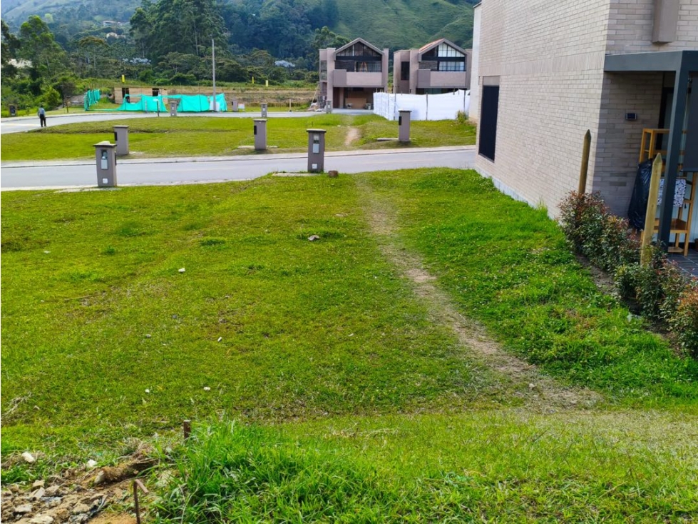 Atractivo lote en El Retiro sector La Argentina en unidad cerrada