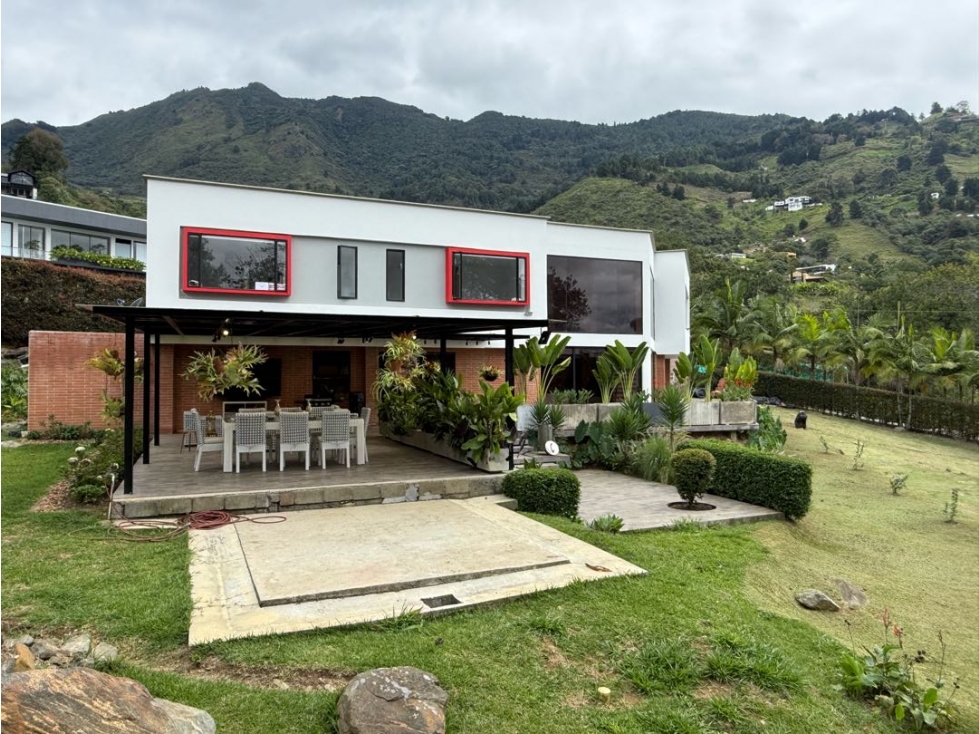 BAJO DE PRECIO CASA EN VENTA O ARRIENDO EN COPACABANA