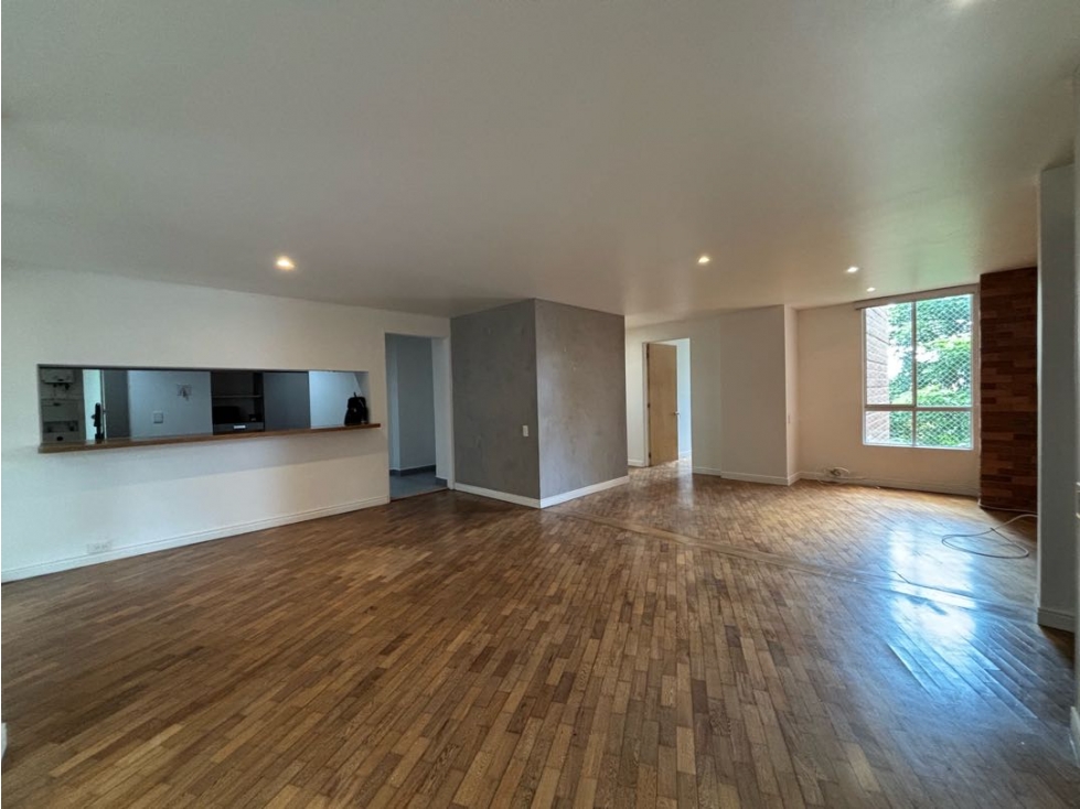 Venta de Apartamento con Terraza en la Loma de Los Balsos Poblado — foto 2