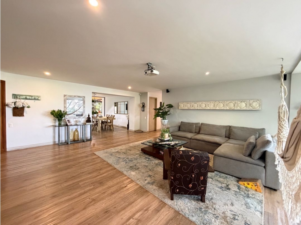 VENTA APARTAMENTO REMODELADO CON AMPLIA TERRAZA | LOS BALSOS MEDELLÍN