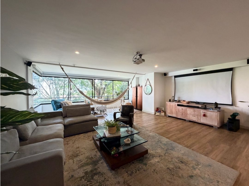 VENTA APARTAMENTO REMODELADO CON AMPLIA TERRAZA | LOS BALSOS MEDELLÍN — foto 5