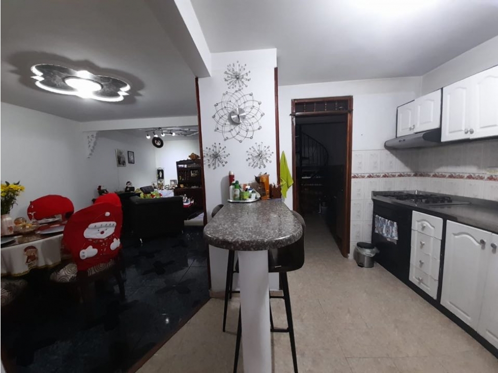 Casa de dos pisos en venta - Barrio Altamira Palmira Valle Colombia — foto 2