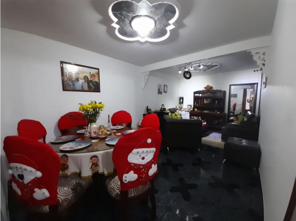 Casa de dos pisos en venta - Barrio Altamira Palmira Valle Colombia