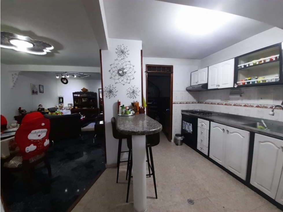 Casa de dos pisos en venta - Barrio Altamira Palmira Valle Colombia — foto 4