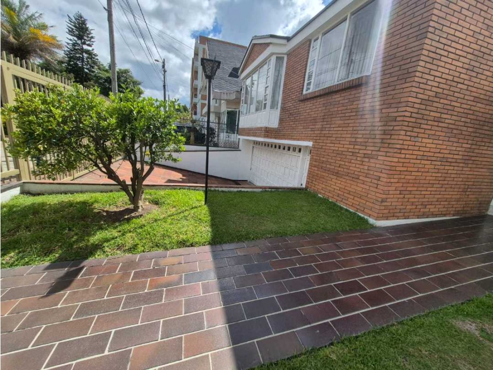 Bella y amplia casa para Venta en Niza