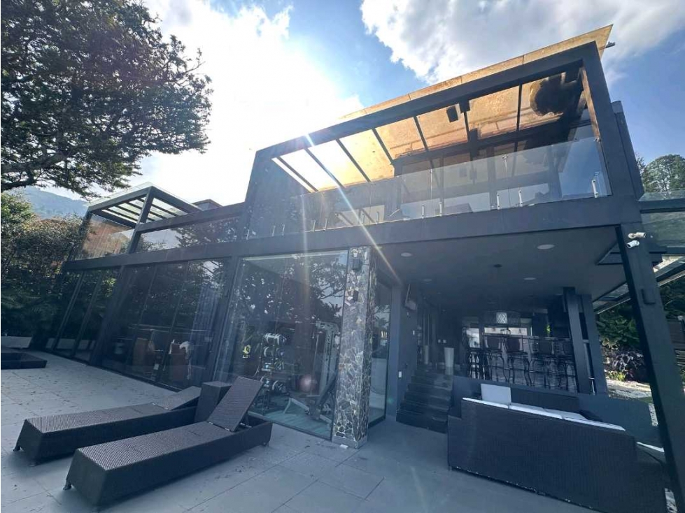Venta Renta Casa Palmas unidad cerrada