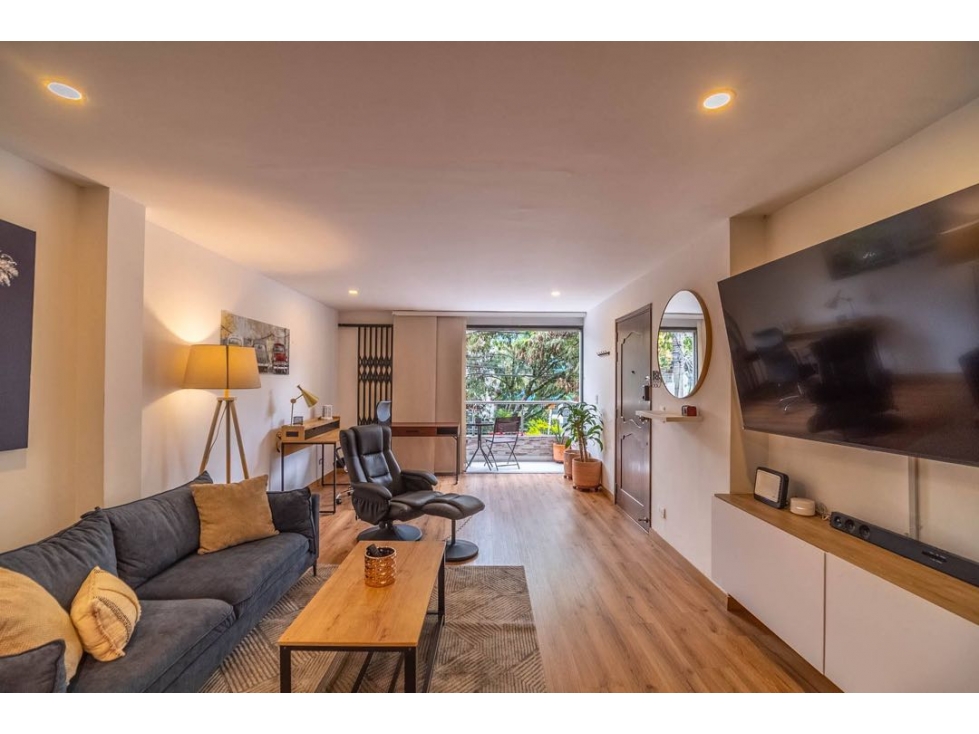 Big 3 bed / 3 bath apt 2 blocks from "La 70"