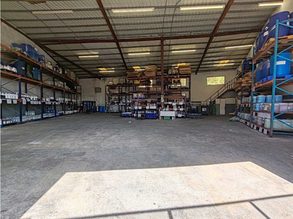 Bodega 1600 m2 Venta Urb Orillac - 5