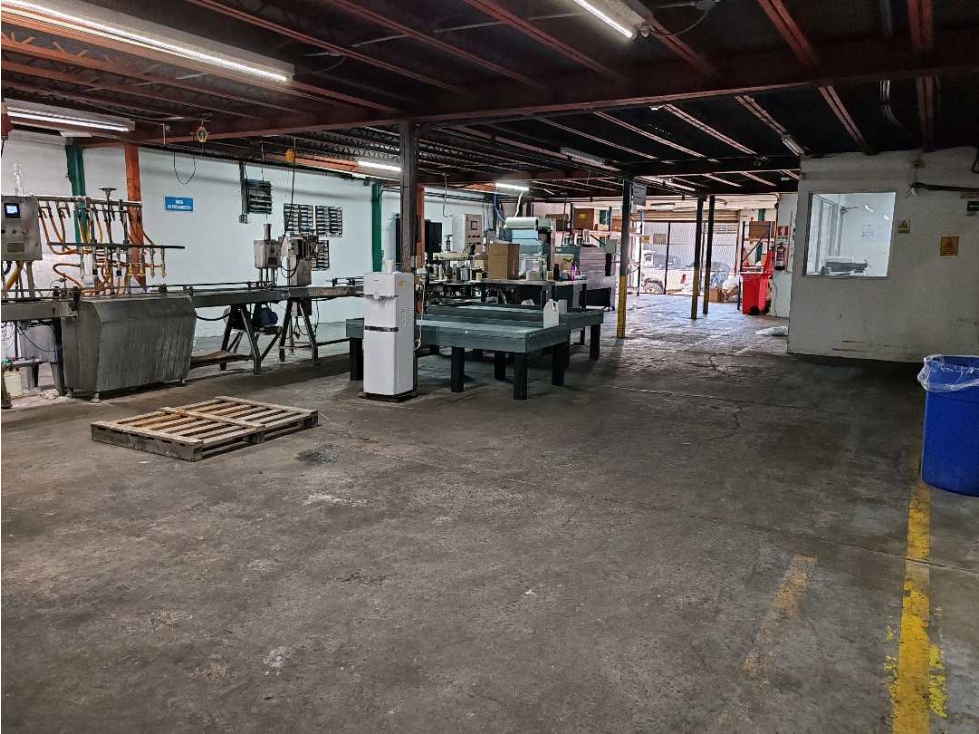 Bodega 1600 m2 Venta Urb Orillac - 6