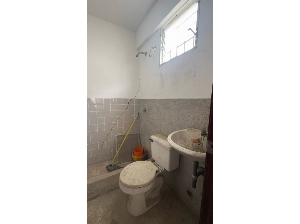 Bodega 30m2 Av 22 Diciembre Salinas - 2