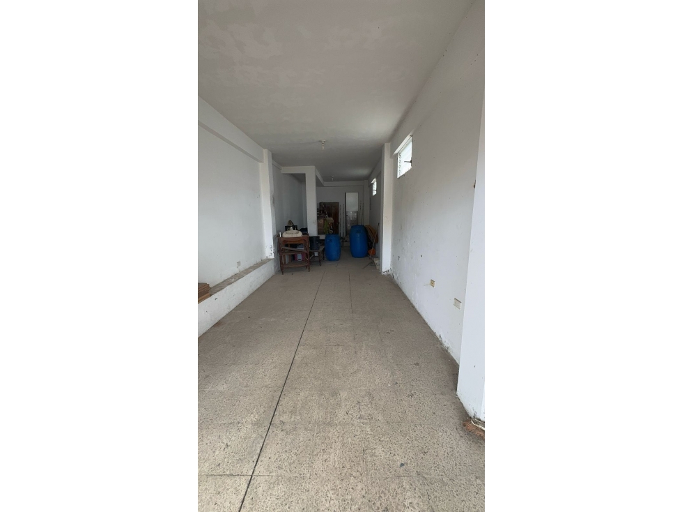 Bodega 30m2 Av 22 Diciembre Salinas - 3