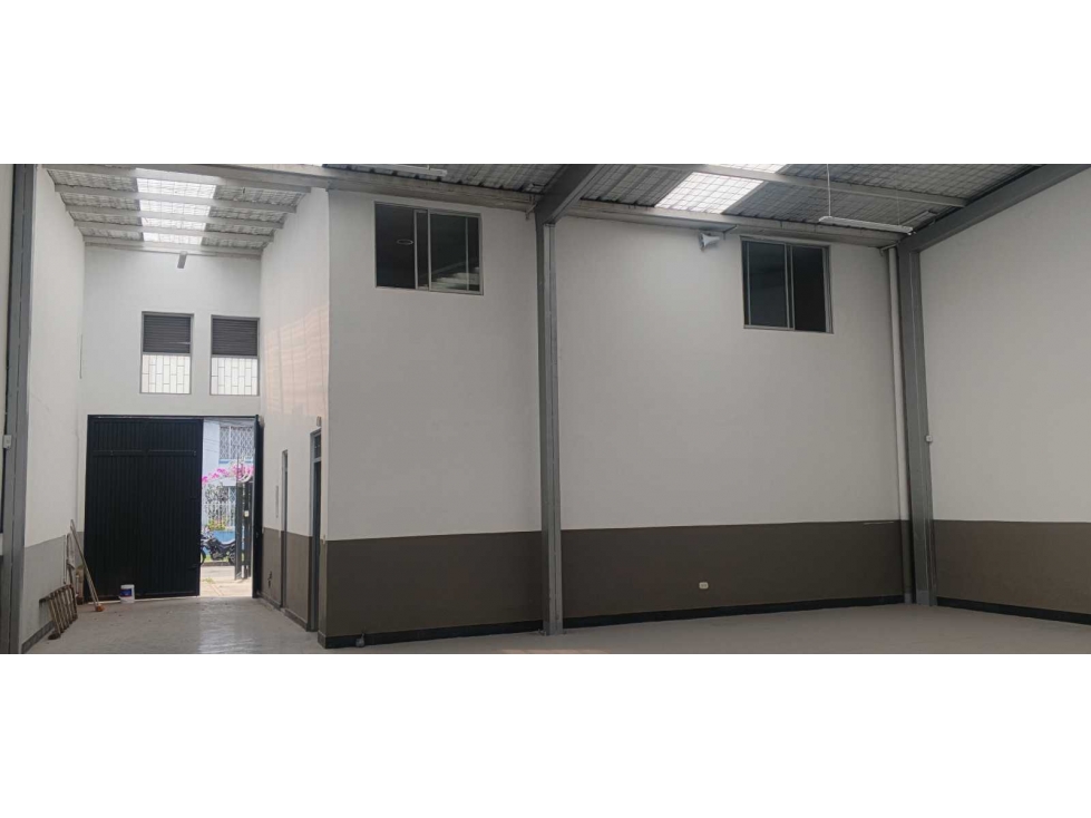 BODEGA ALCAZARES ARRIENDO 350 M2, 32 KVA — foto 2
