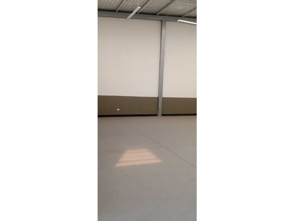 BODEGA ALCAZARES ARRIENDO 350 M2, 32 KVA — foto 6