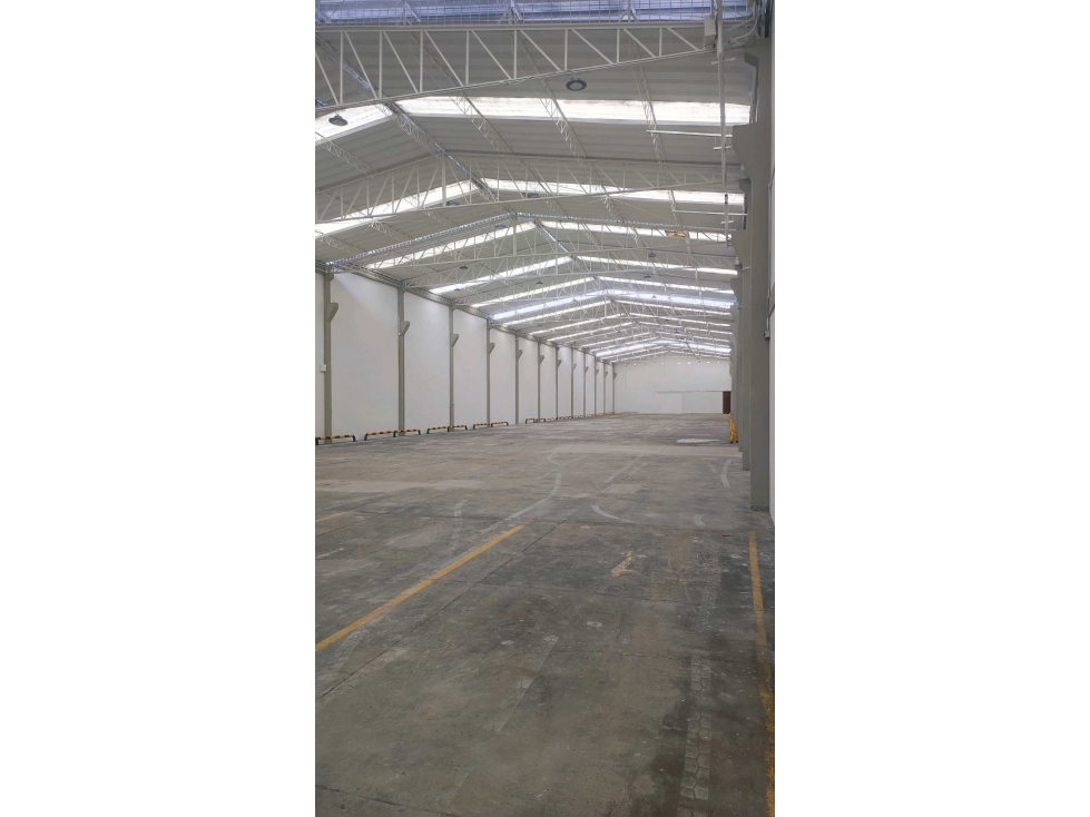 BODEGA ARRIENDA INDUSTRIAL SEVILLANA, , BOGOTA — foto 5