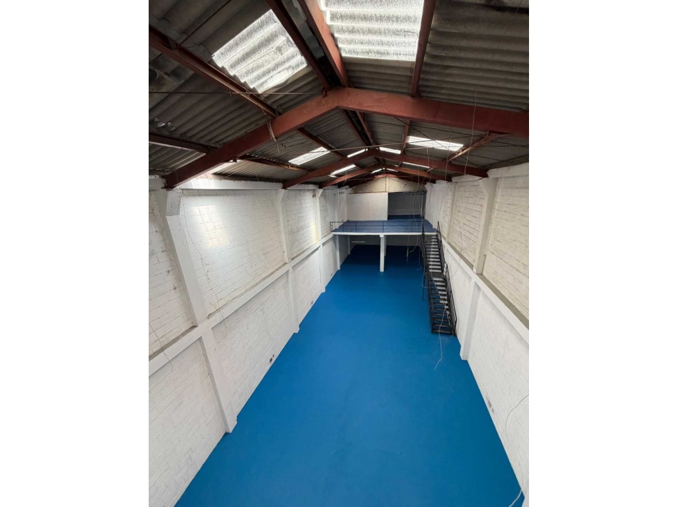 BODEGA ARRIENDO LAS FERIAS 640 M2 $22.000.000 + IVA