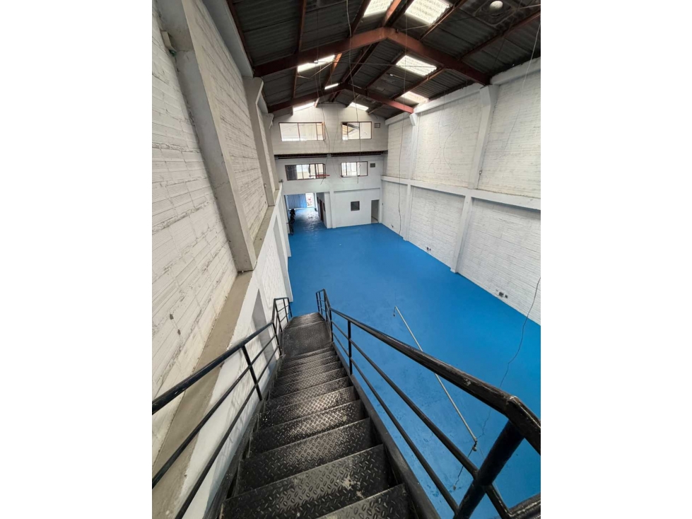BODEGA ARRIENDO LAS FERIAS 640 M2 $22.000.000 + IVA — foto 3