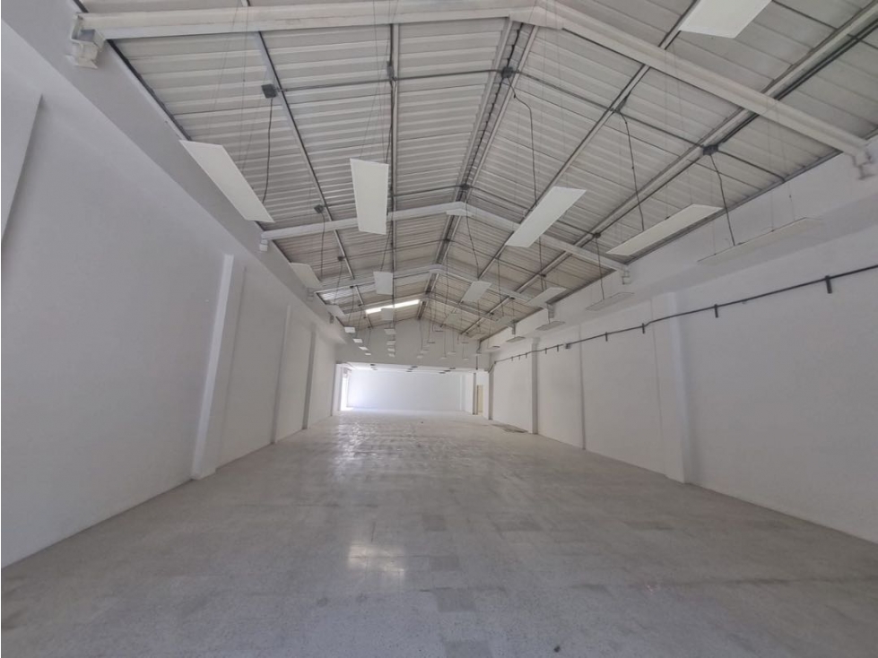 BODEGA COMERCIAL EN ARRIENDO USOS MULTIPLES| UBICACIÓN ESTRATÉGICA - 1