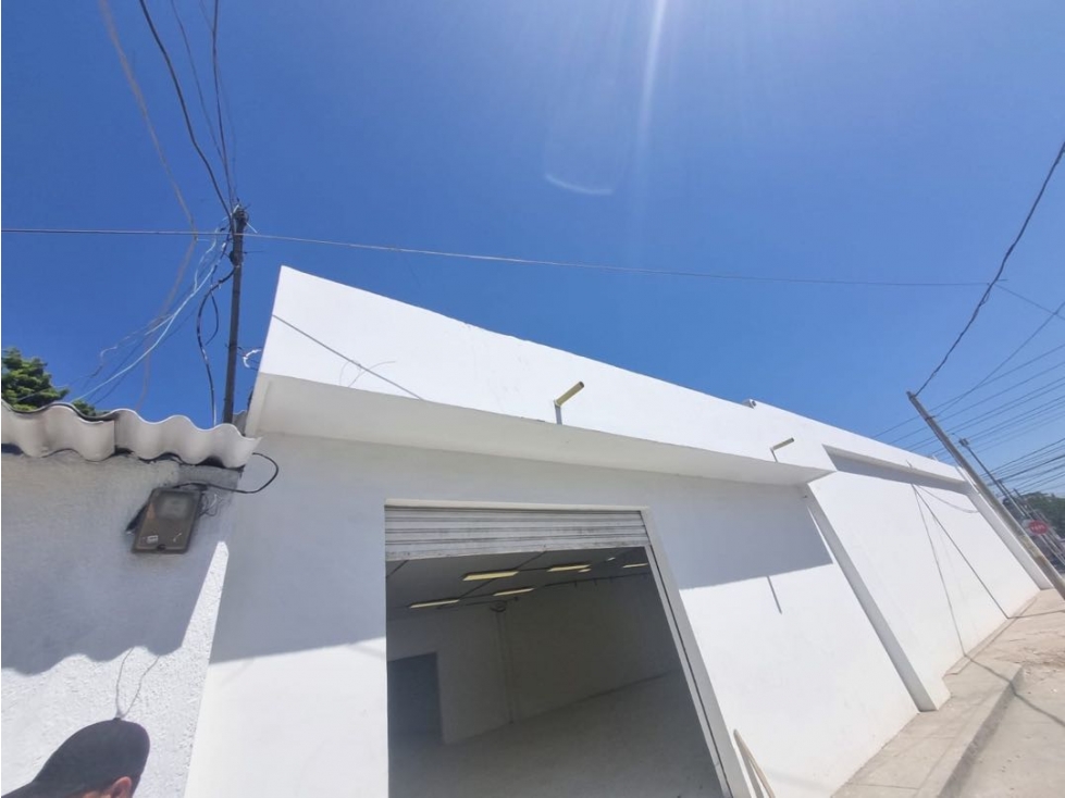 BODEGA COMERCIAL EN ARRIENDO USOS MULTIPLES| UBICACIÓN ESTRATÉGICA - 2