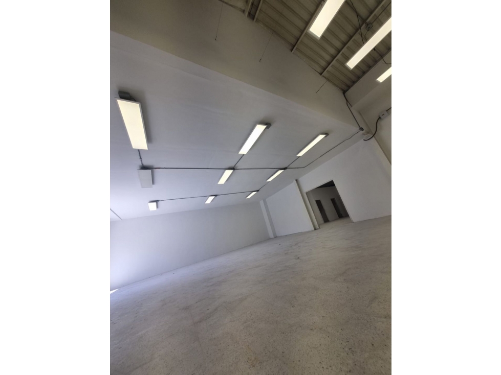 BODEGA COMERCIAL EN ARRIENDO USOS MULTIPLES| UBICACIÓN ESTRATÉGICA - 4