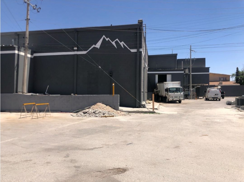 Bodega con andén propio - 3