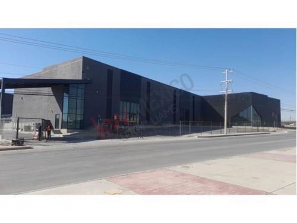 Bodega con andén. Santiago Troncoso / Pablo Cereceres - 2