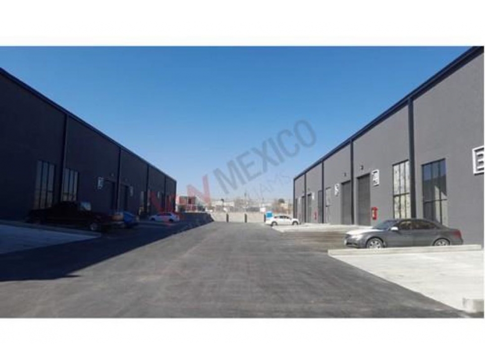 Bodega con andén. Santiago Troncoso / Pablo Cereceres - 3
