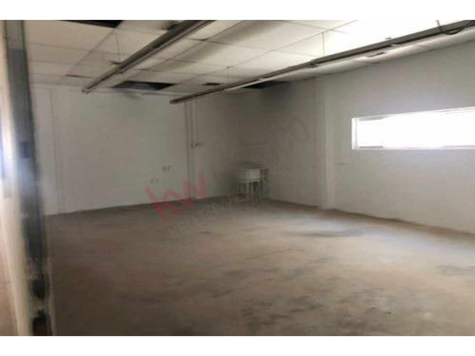 Bodega con oficinas. Colonia Melchor Ocampo - 5