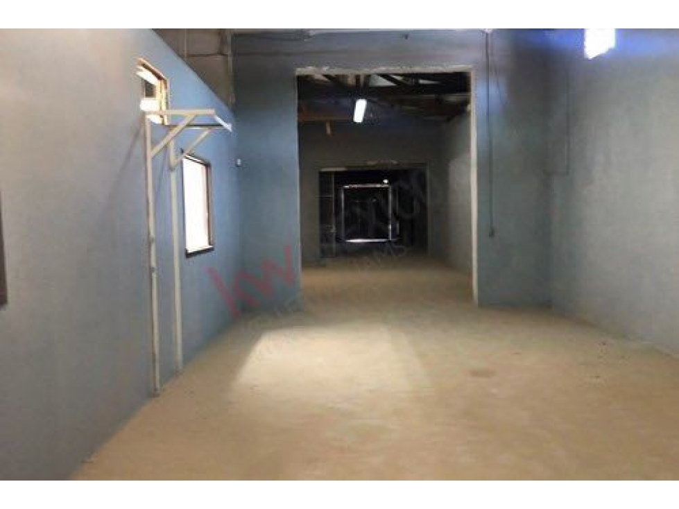 Bodega con oficinas. Colonia Melchor Ocampo - 6