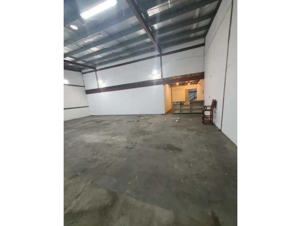 BODEGA DE 140 M2 EL INGENIO — foto 4