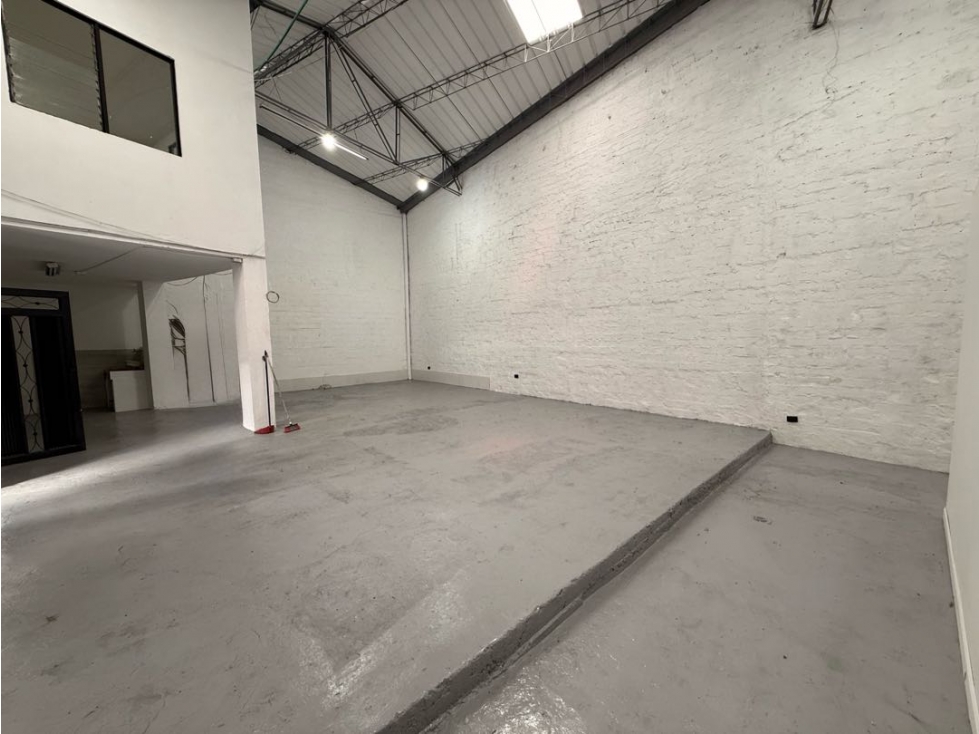 BODEGA DISPONIBLE PARA ARRIENDO EN ENVIGADO - 1