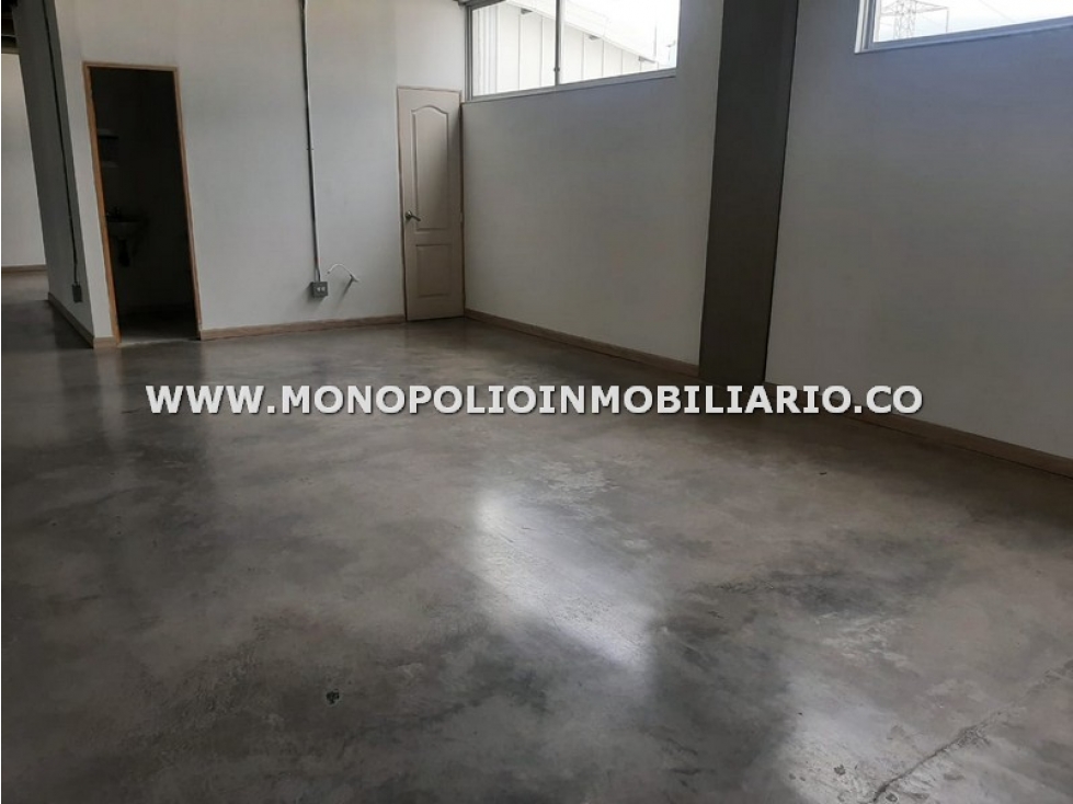 BODEGA EN ARRENDAMIENTO - SECTOR LA ESMERALDA, ITAGÜI COD: 23331 - 4
