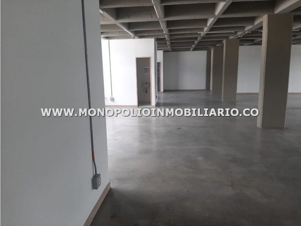 BODEGA EN ARRENDAMIENTO - SECTOR LA ESMERALDA, ITAGÜI COD: 23331 - 5