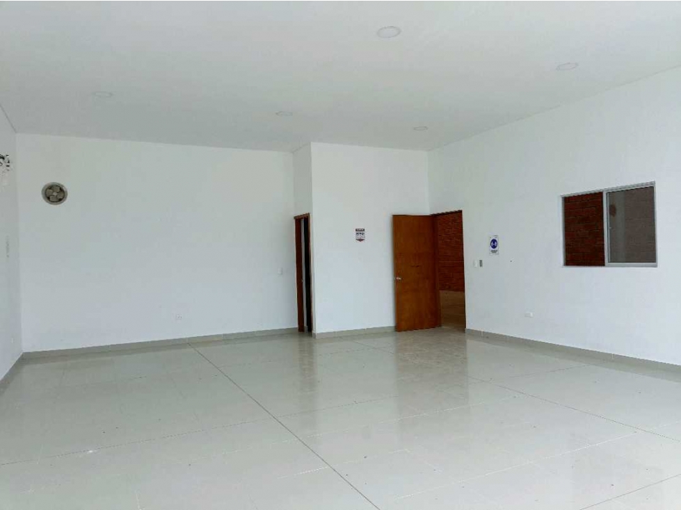 BODEGA EN ARRIENDO CENTRO EMPRESARIAL DE 550 - 1650M2 - MONTERIA - 4