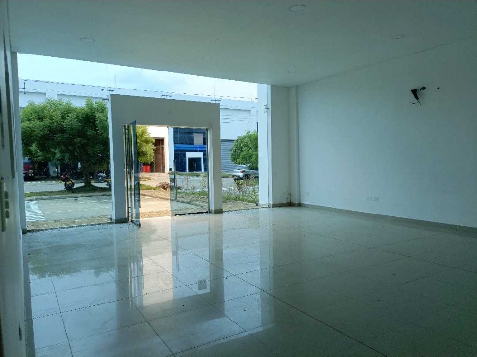 BODEGA EN ARRIENDO CENTRO EMPRESARIAL DE 550 - 1650M2 - MONTERIA - 5
