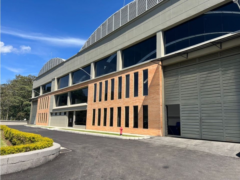ARRIENDO BODEGA EN CENTRO EMPRESARIAL DE GUARNE, ANTIOQUIA - 1