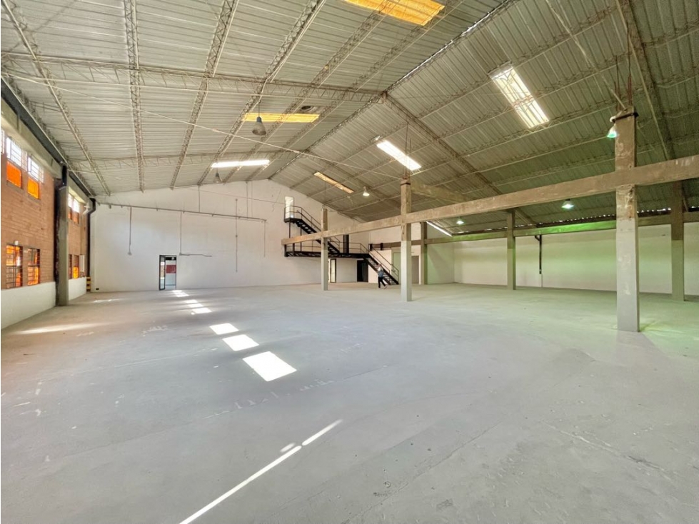 BODEGA EN ARRIENDO EN MEDELLÍN-AGUACATALA
