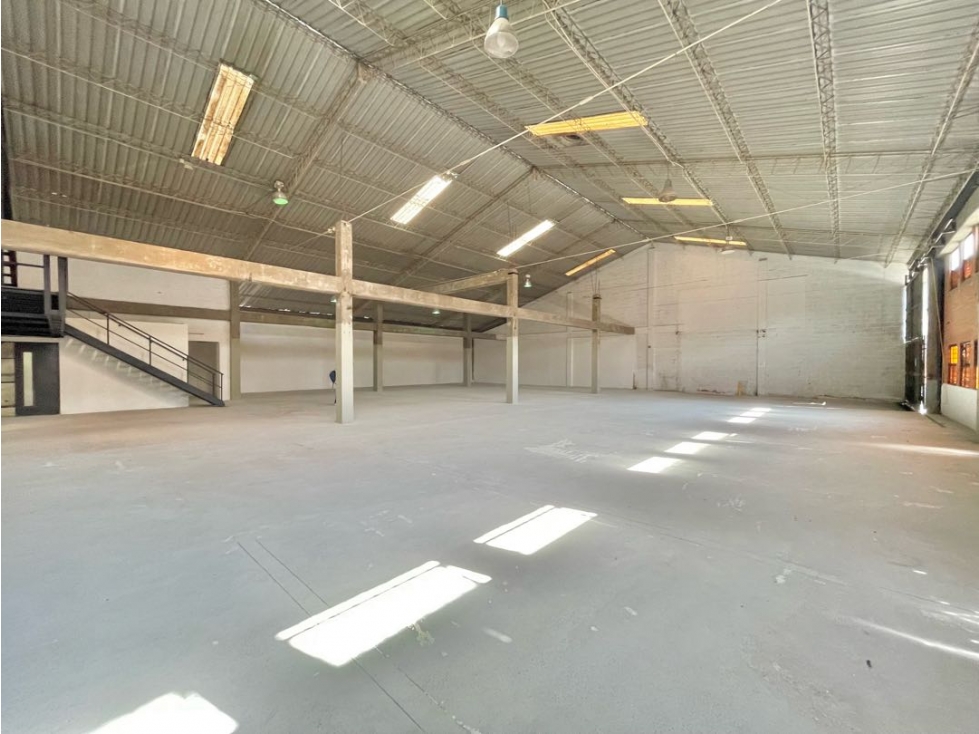 BODEGA EN ARRIENDO EN MEDELLÍN-AGUACATALA — foto 2