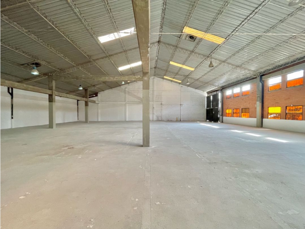 BODEGA EN ARRIENDO EN MEDELLÍN-AGUACATALA — foto 3