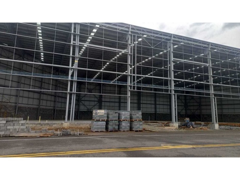 BODEGA EN ARRIENDO EN PEREIRA 3200M² - 4