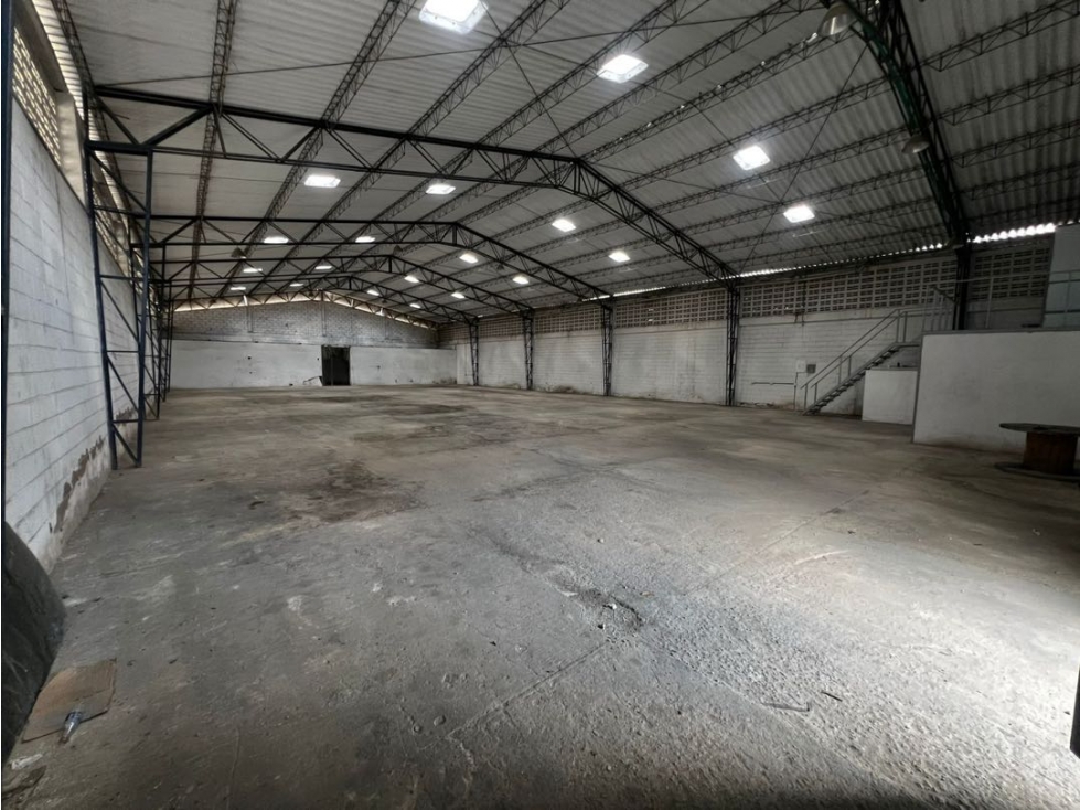 ALQUILER DE BODEGA EN CIRCUNVALAR - BARRANQUILLA