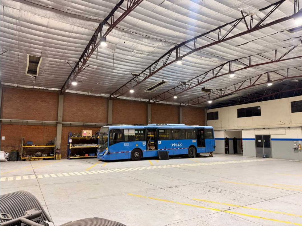 Vendo Bodega en Cencar de 1.300 M2 - Yumbo 10485791 - 5