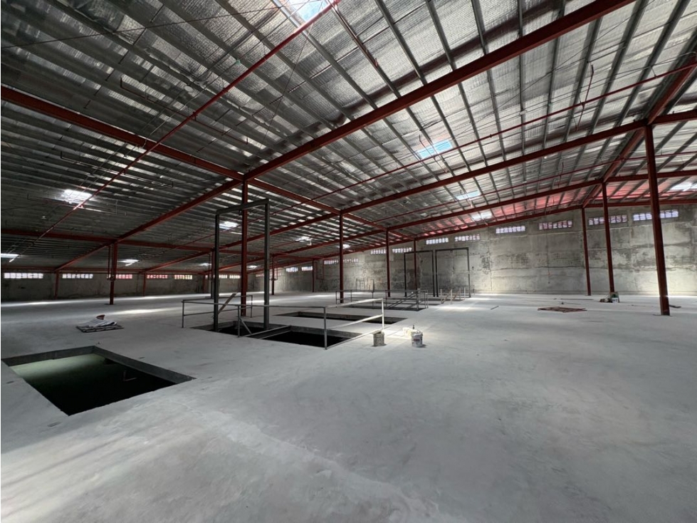 Bodega en FF 5500m2 NUEVA
