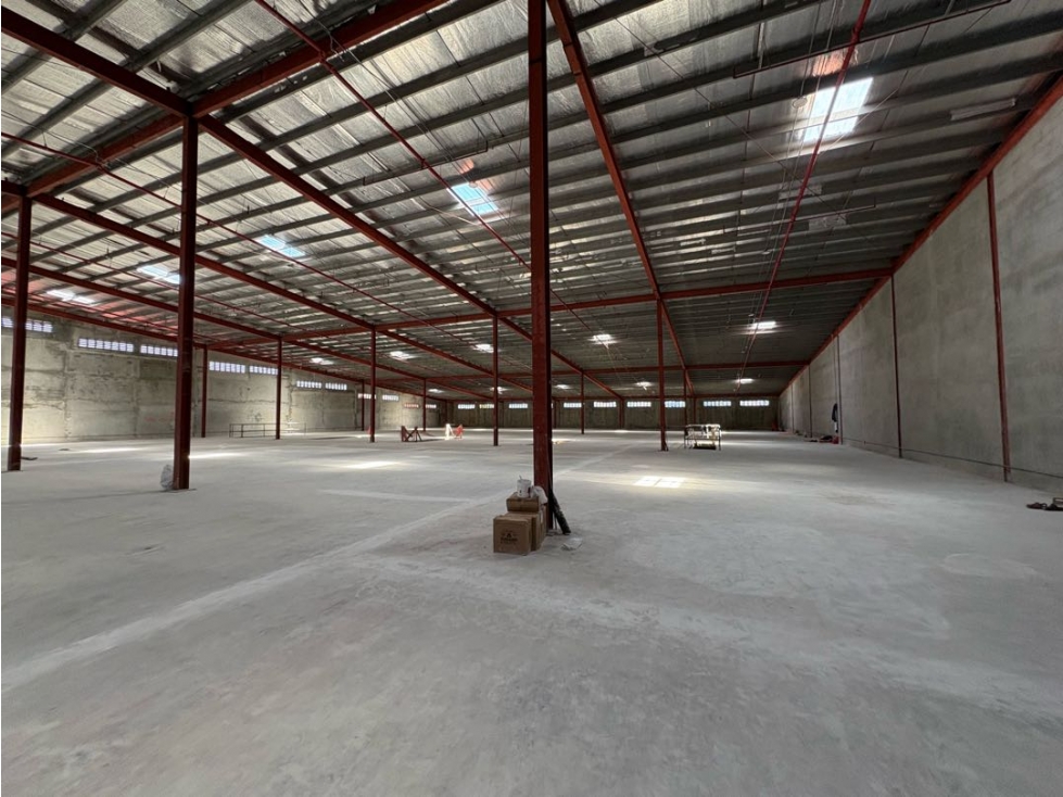 Bodega en FF 5500m2 NUEVA — foto 3