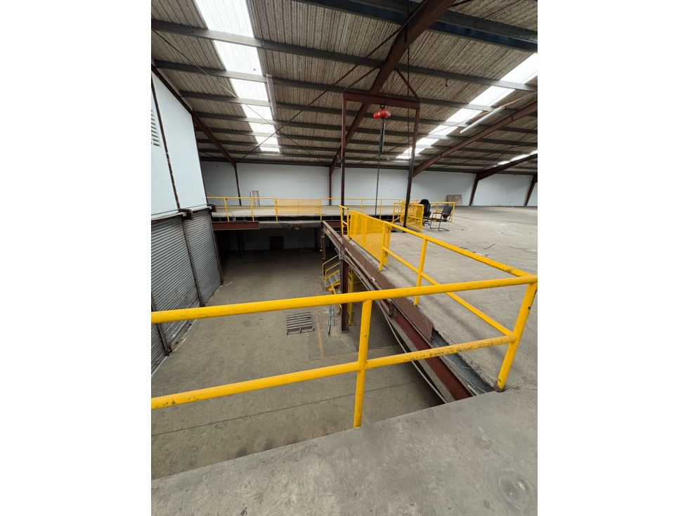 Bodega en FRANCEFIELD alquiler 3000m2 — foto 6
