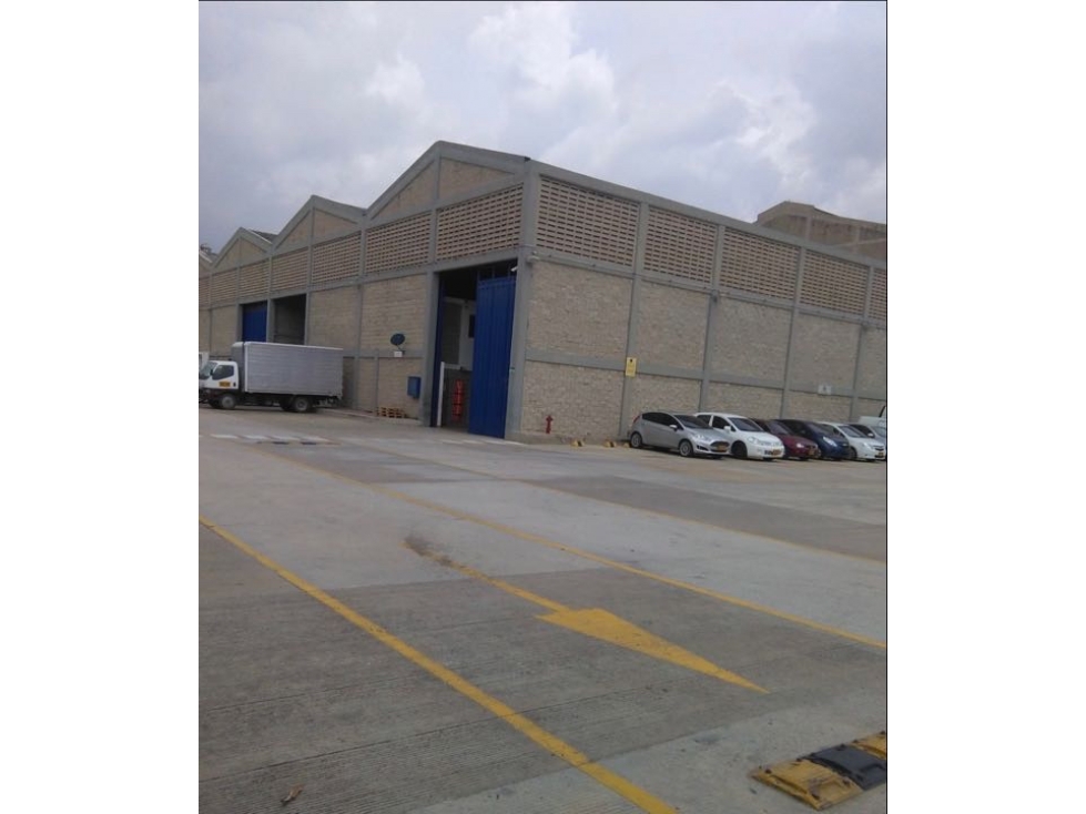 Bodega en parque industrial para alquiler, vía 40 con circunvalar - 3